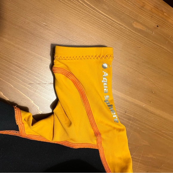 Aqua Sphere Neoprene Kids (size 2) wet suit - Picture 4 of 6